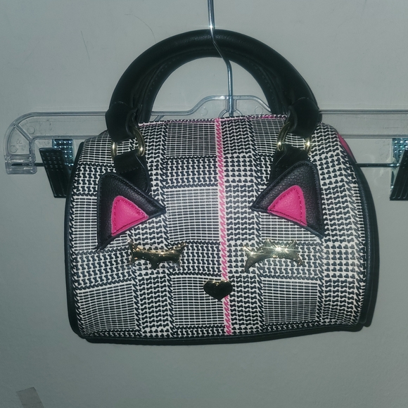 Betsey Johnson Handbags - Betsey Johnson Black and Pink Cat Face Clutch